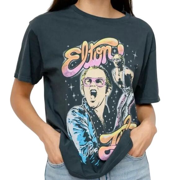 DAYDREAMER Elton John On Stage Boyfriend T-Shirt One Size New without Tag - Picture 1 of 14
